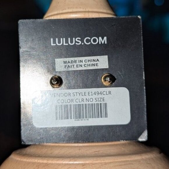 NEW Lulus Wreath Circle Rhinestone Gem Embellished Stud Pierced Earrings Jewelry - Picture 3 of 3